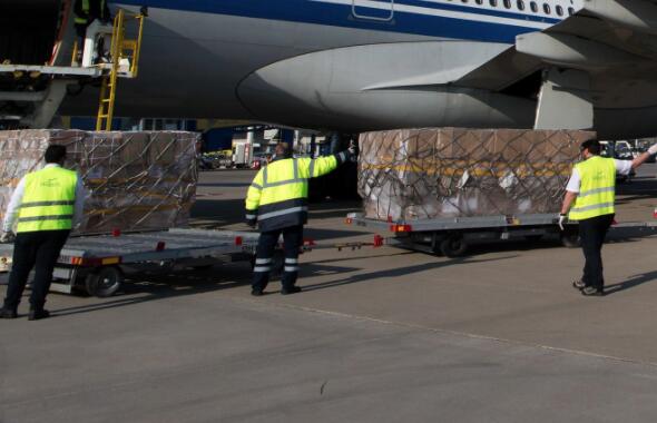 ??為什么國際空運比其他運輸方式更受歡迎？