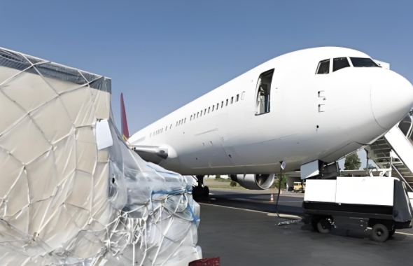 空運公司以其高效、安全、可靠的物流服務(wù)，為世界各地的客戶創(chuàng)造價值